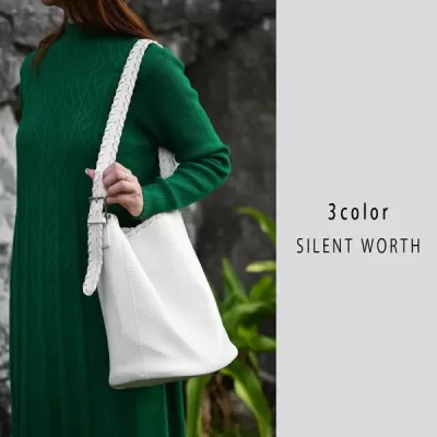 ポーチ付フェイクレザーショルダーバッグ