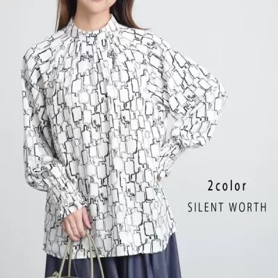 総柄タックブラウス